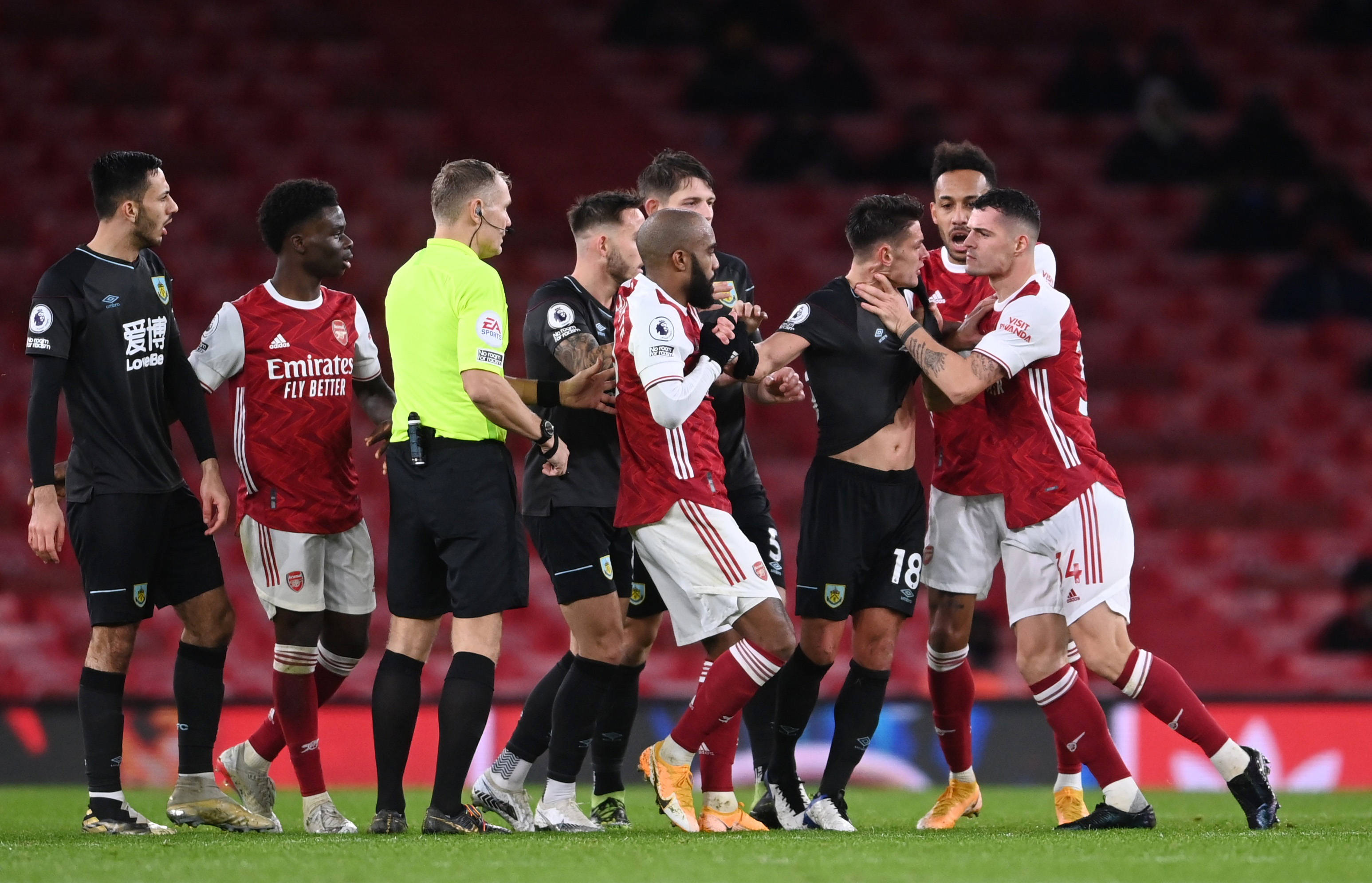 对手中路渗 对手中路渗