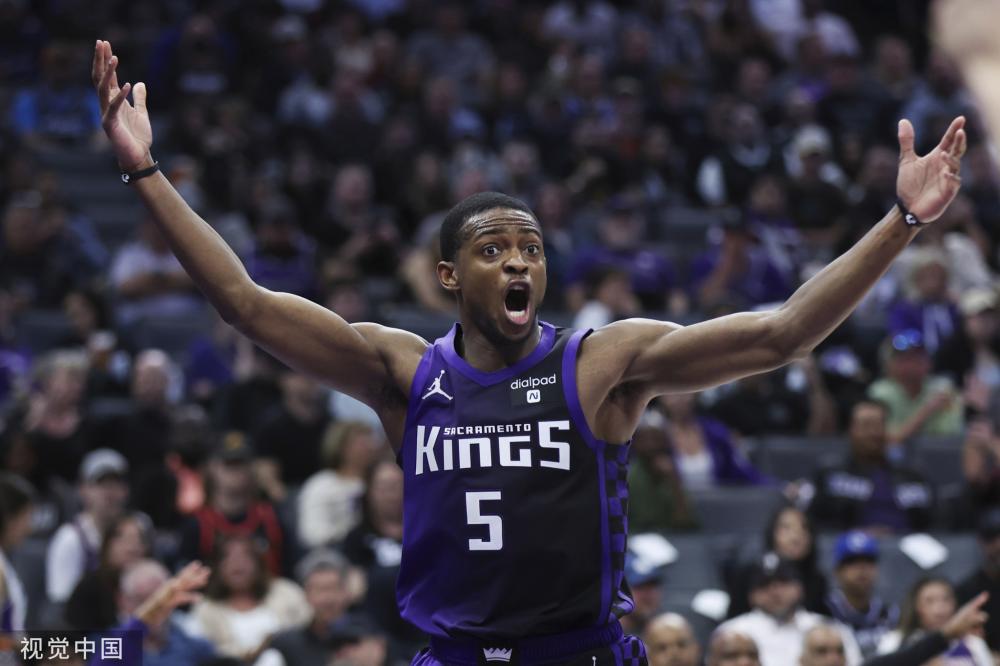 她们不仅在 她们不仅在