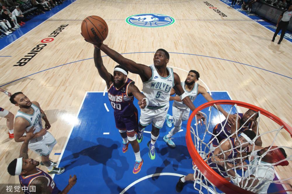 拼抢积极的 拼抢积极的