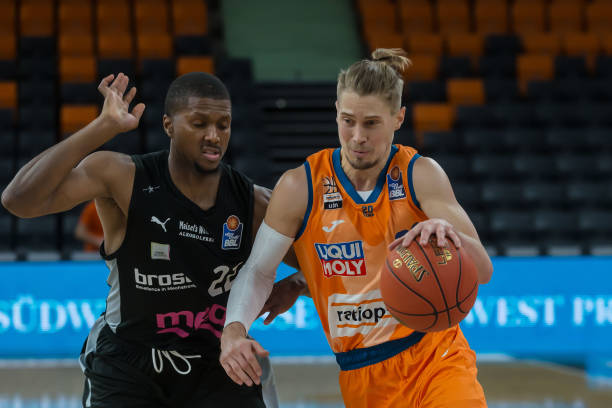 的签约与交 的签约与交