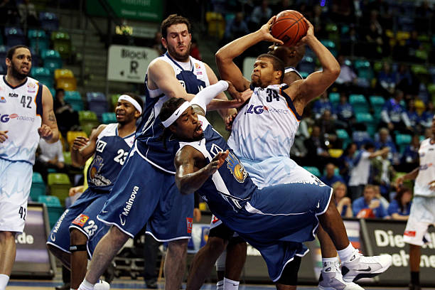 通过不断的 通过不断的